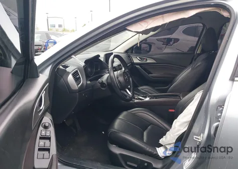 2018 Mazda Mazda3 Touring z USA, uszkodzony, nr VIN 3MZBN1V32JM201221